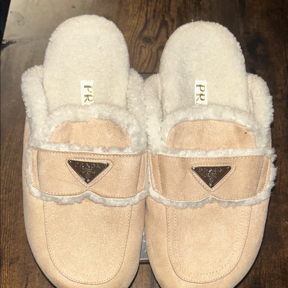 Prada Milano Women’s Shearling House Shoes Slippers Suede EU 40 Made in Italy